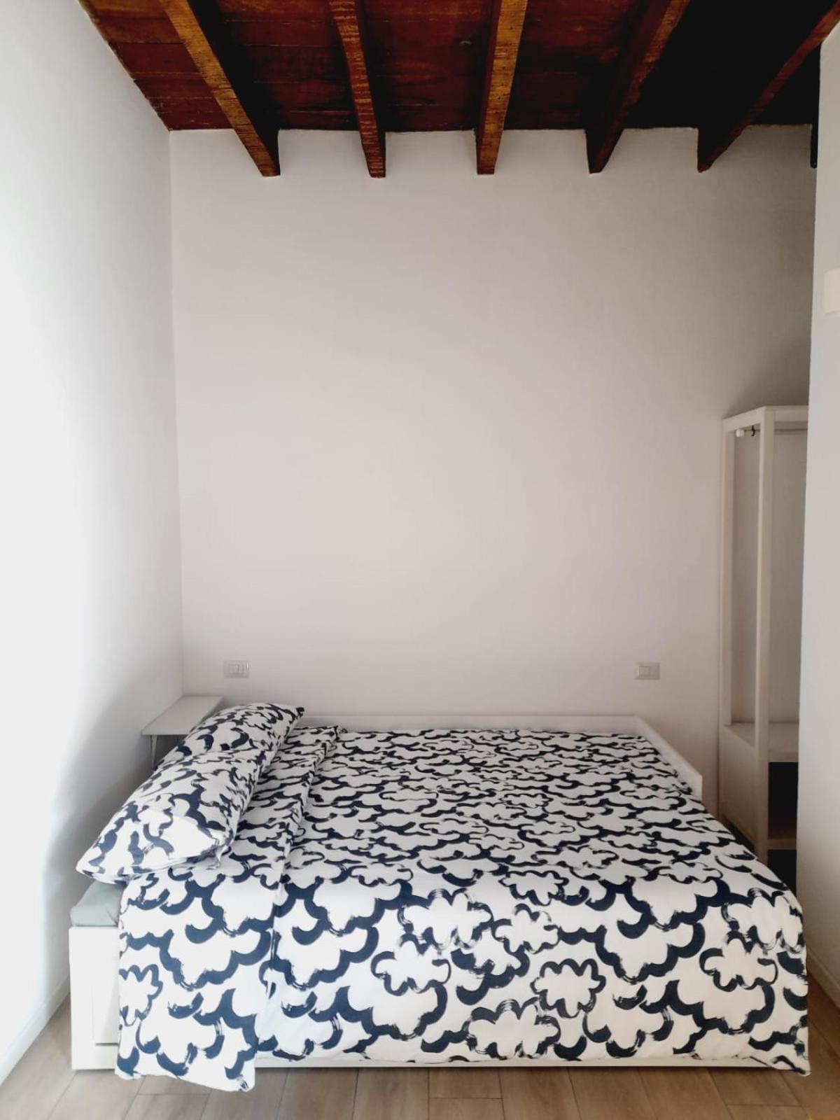 Apartment Flat In Milano, Isola Milan